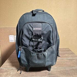 Tamrac 678 Rolling Photo Backpack